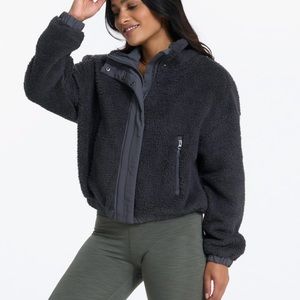 Vuori Cozy Sherpa Jacket. Size: Medium. Color: charcoal.